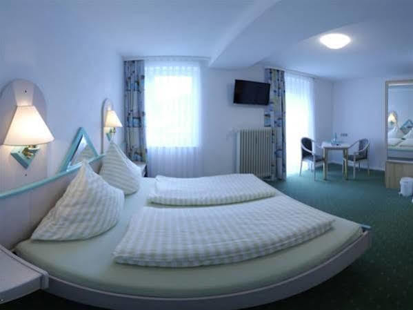 Gaestehaus Cafe Heck Titisee ภายนอก รูปภาพ