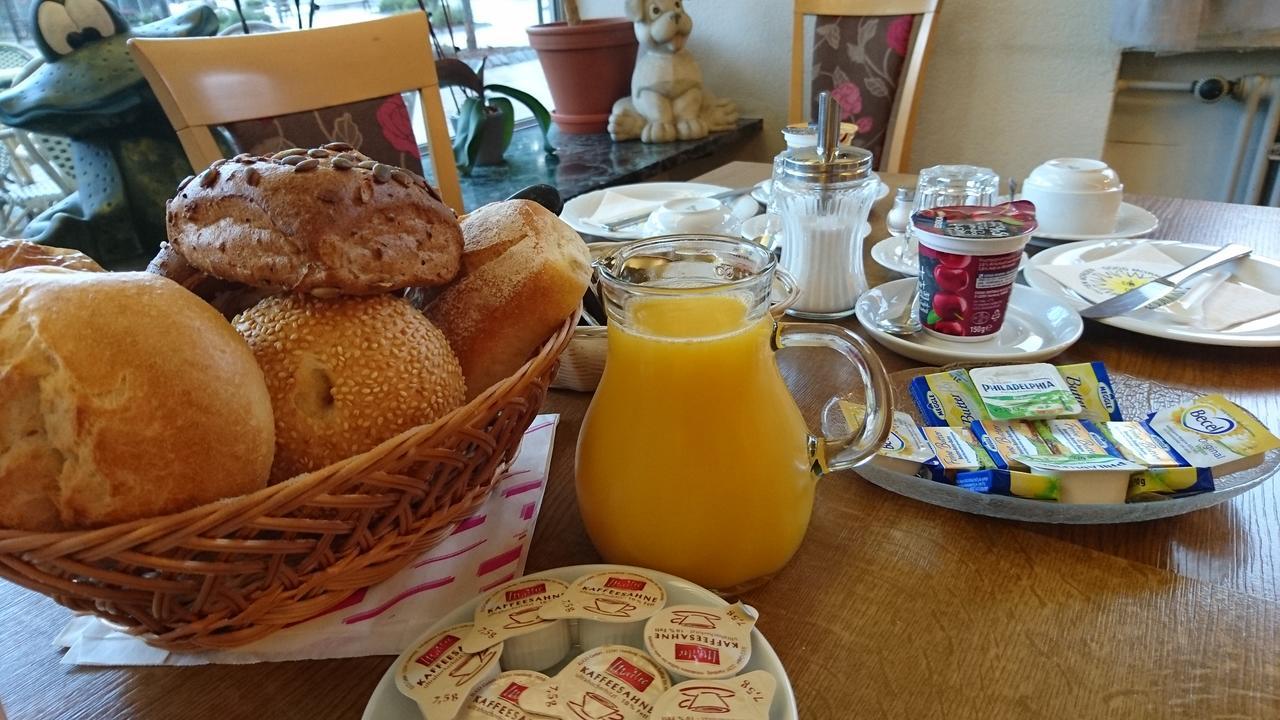 Gaestehaus Cafe Heck Titisee ภายนอก รูปภาพ